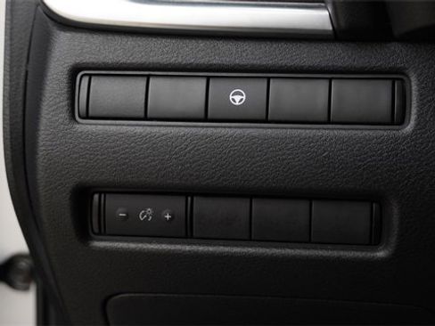 Used 2022 Nissan Rogue SV image 22