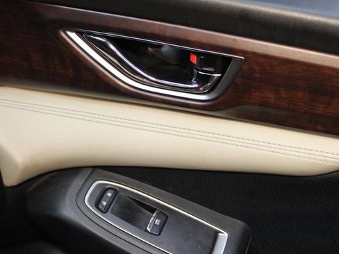 Used 2019 Subaru Ascent Touring image 9