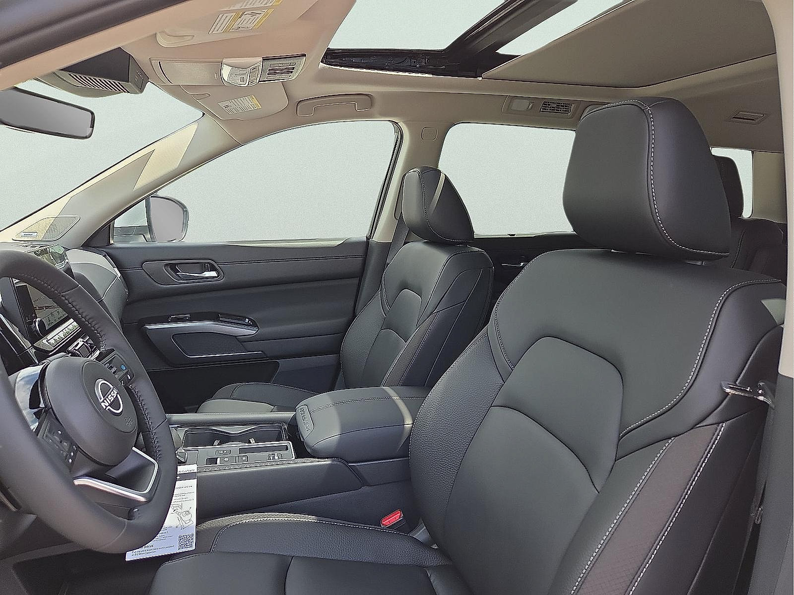 Used 2025 Nissan Pathfinder SL w/ SL Premium Package FWD image 14