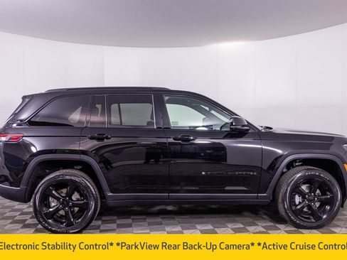 New 2025 Jeep Grand Cherokee Altitude image 8