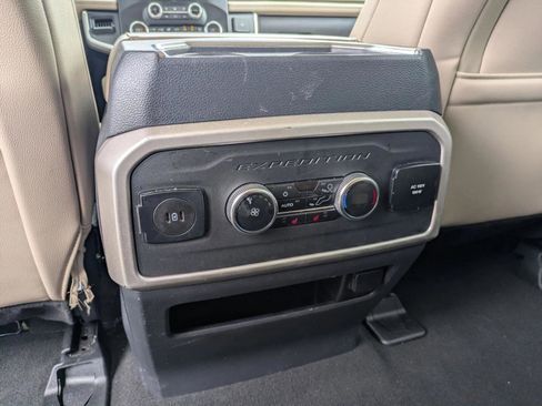 Used 2024 Ford Expedition Limited RWD image 16