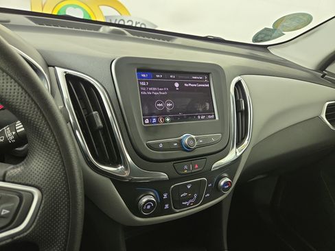 Used 2022 Chevrolet Equinox LS w/ LS Convenience Package image 22