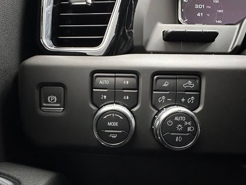 Certified 2025 GMC Sierra 1500 Denali w/ Denali Reserve Package AWD/4WD image 35