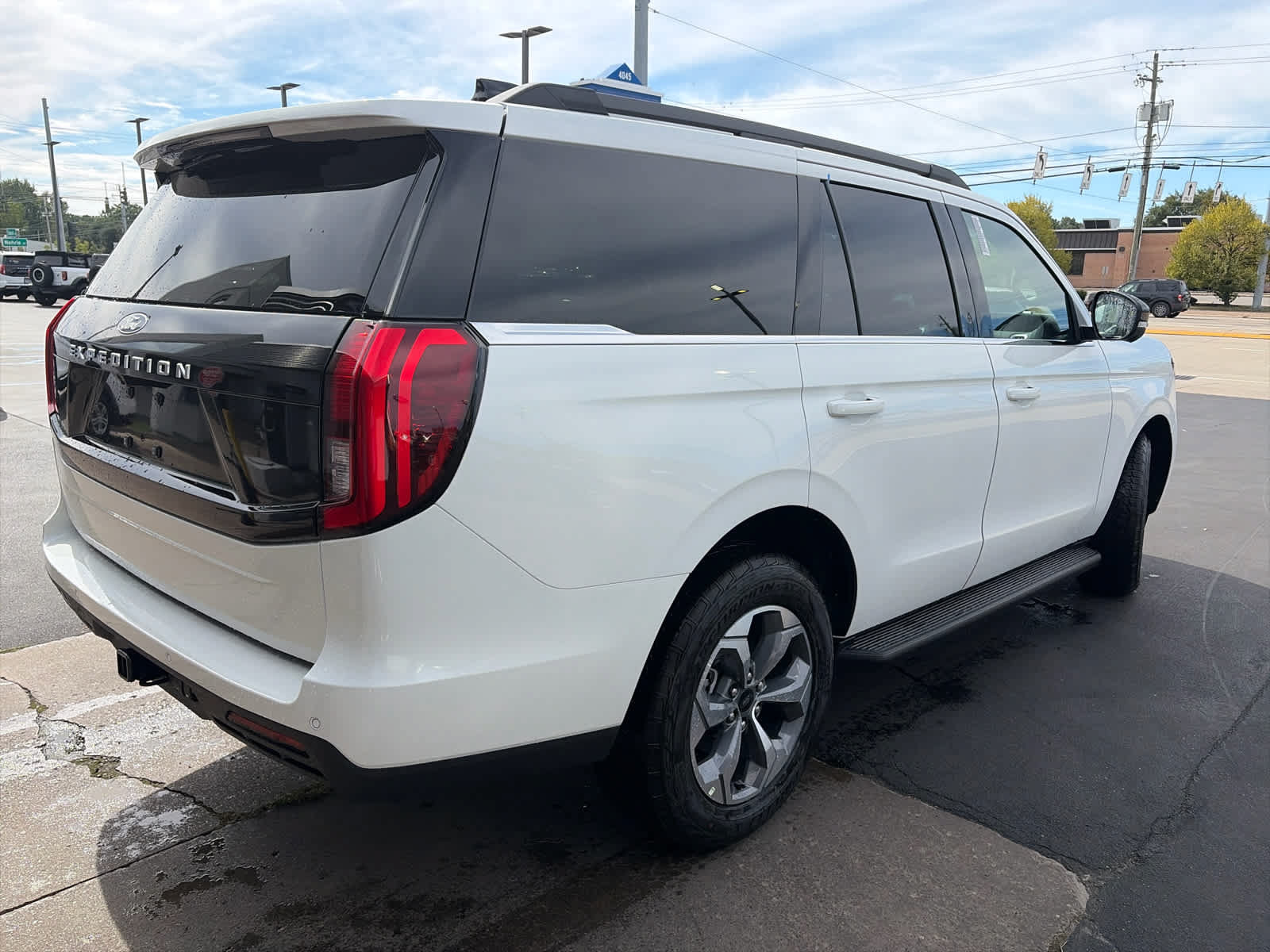 New 2027 Ford Expedition Active AWD/4WD image 9