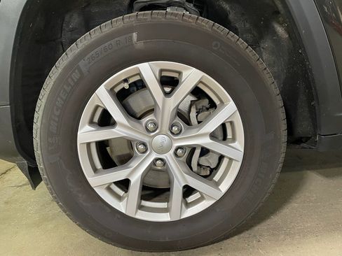 Used 2022 Jeep Grand Cherokee L Limited w/ Luxury Tech Group II image 29