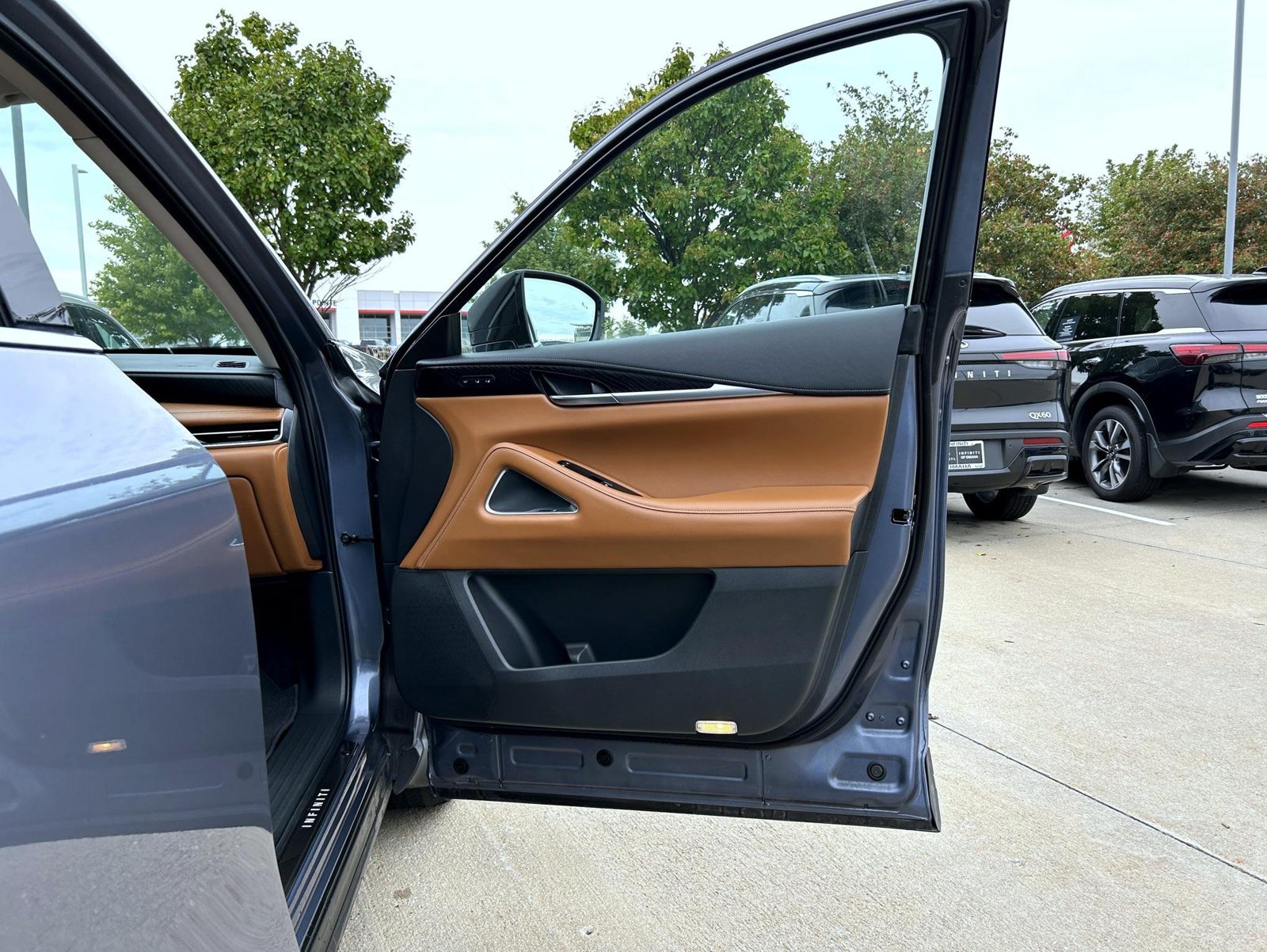 Certified 2023 INFINITI QX60 Sensory w/ Vision Package AWD/4WD image 16