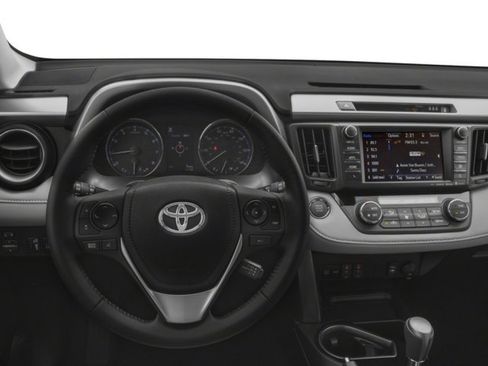 Used 2018 Toyota RAV4 SE w/ Power Extra Value Package image 8