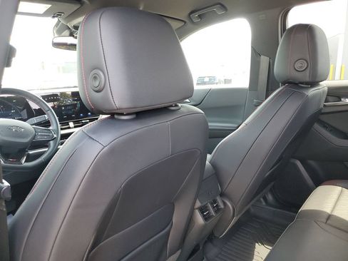 Used 2025 Chevrolet Equinox RS FWD image 31