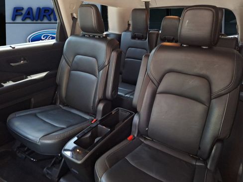 Used 2023 Nissan Pathfinder SL w/ SL Premium Package AWD/4WD image 12