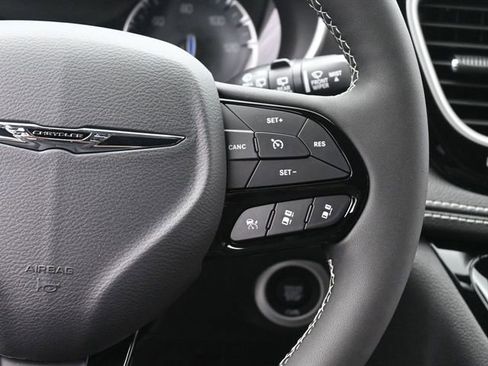 New 2026 Chrysler Pacifica Select w/ S Appearance Package image 29