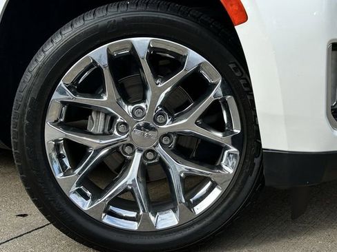 Used 2022 GMC Yukon XL Denali AWD/4WD image 11