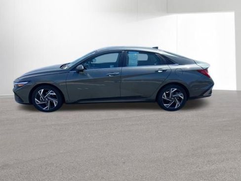 Certified 2025 Hyundai Elantra SEL FWD image 3