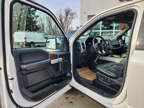 Used 2018 Ford F150 Lariat w/ FX4 Off-Road Package AWD/4WD image 25