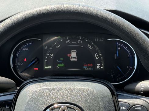 Used 2025 Toyota RAV4 LE AWD/4WD image 19
