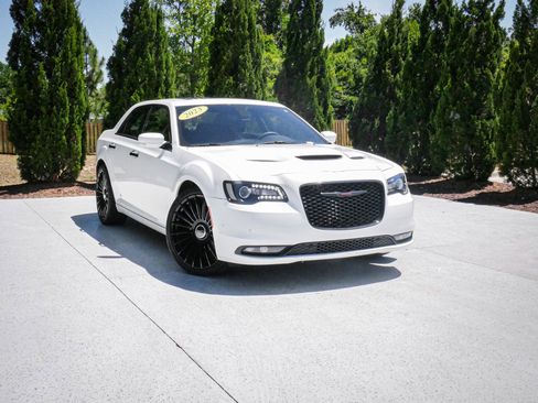 Used 2023 Chrysler 300 S RWD image 2