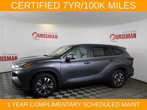 Used 2024 Toyota Highlander XLE AWD/4WD image 3