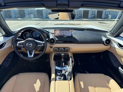 Used 2025 MAZDA MX-5 Miata Grand Touring RWD image 12