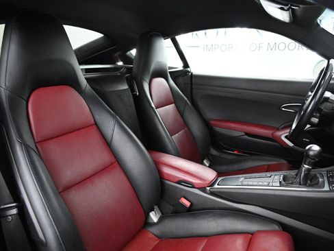 Used 2018 Porsche 718 Cayman w/ Sport Chrono Package RWD image 21