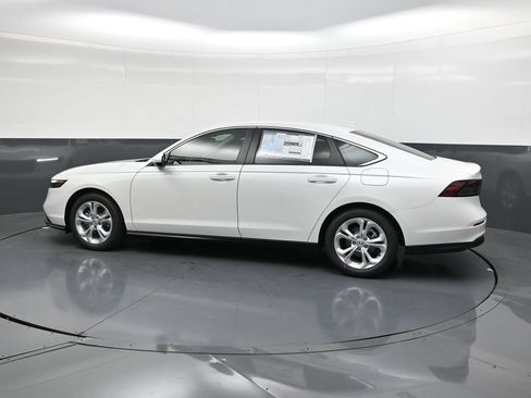 Used 2025 Honda Accord LX image 7