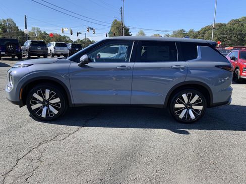 New 2025 Mitsubishi Outlander SE image 6