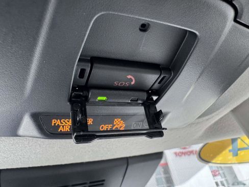 Used 2024 Toyota Corolla Cross L image 39