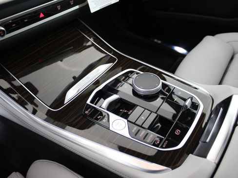 New 2026 BMW X5 xDrive50e w/ M Sport Package image 17