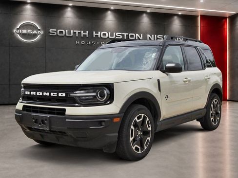 Used 2024 Ford Bronco Sport Outer Banks AWD/4WD image 2