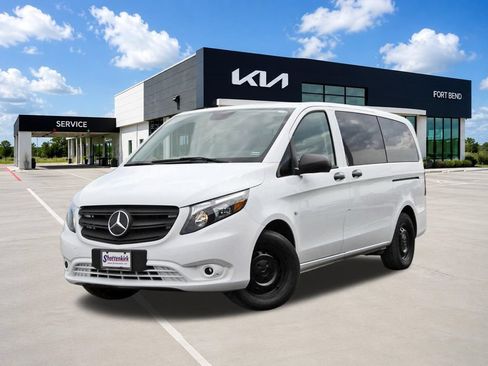 Used 2023 Mercedes-Benz Metris Passenger image 1
