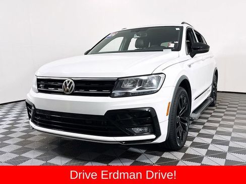 Used 2020 Volkswagen Tiguan SE R-Line FWD image 3