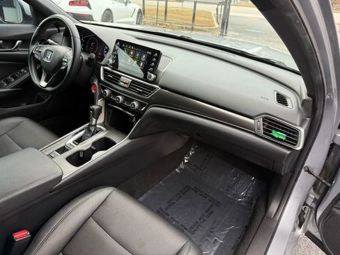 Used 2019 Honda Accord Sport image 18