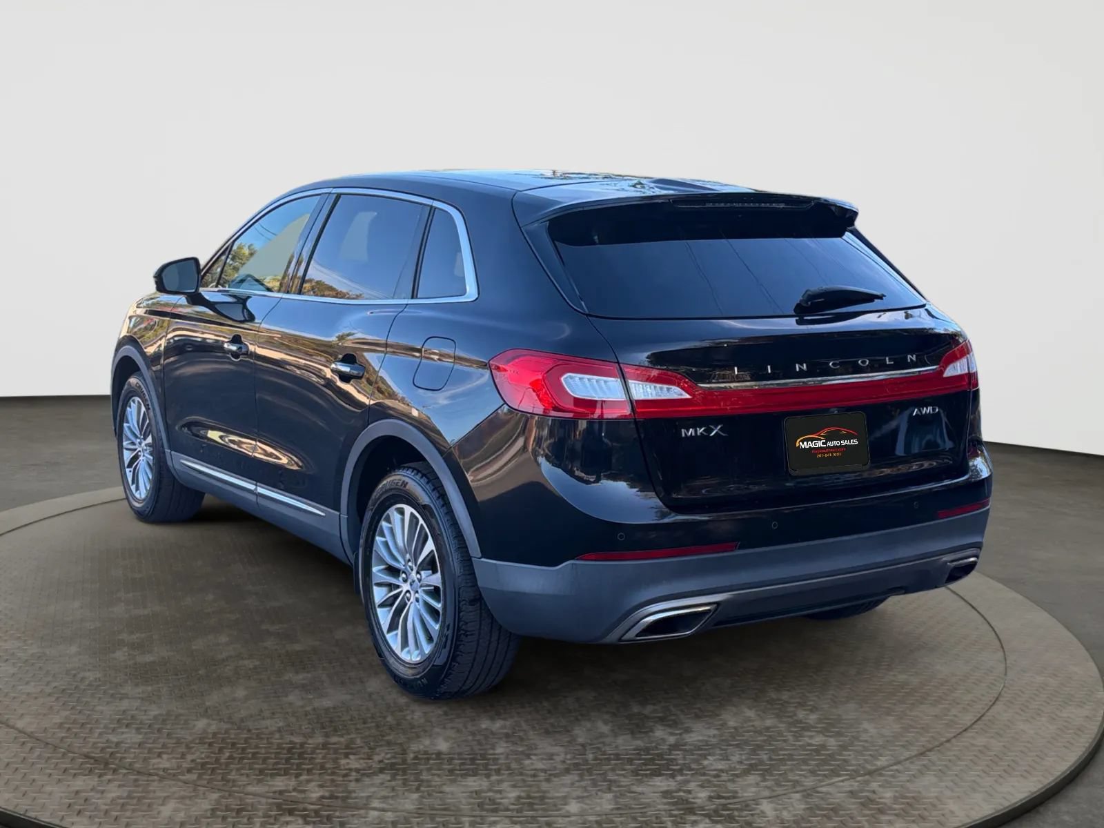 Used 2017 Lincoln MKX Select w/ Select Plus Package AWD/4WD image 8
