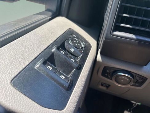 Used 2018 Ford F150 XL w/ Equipment Group 101A Mid AWD/4WD image 17