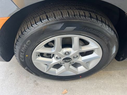 Used 2025 Kia Soul LX w/ LX Technology Package image 28