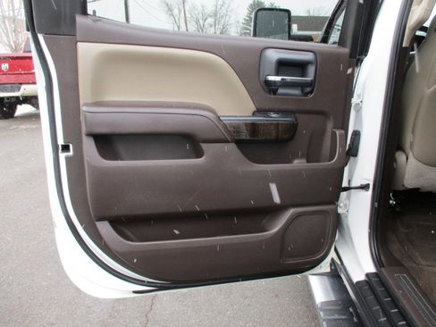 Used 2015 GMC Sierra 2500 Denali w/ Driver Alert Package image 30