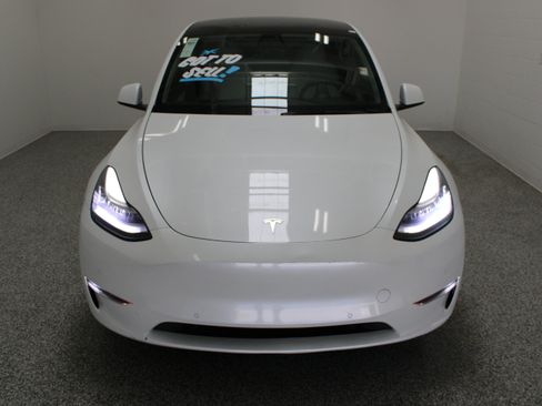 Used 2021 Tesla Model Y Long Range AWD/4WD image 3