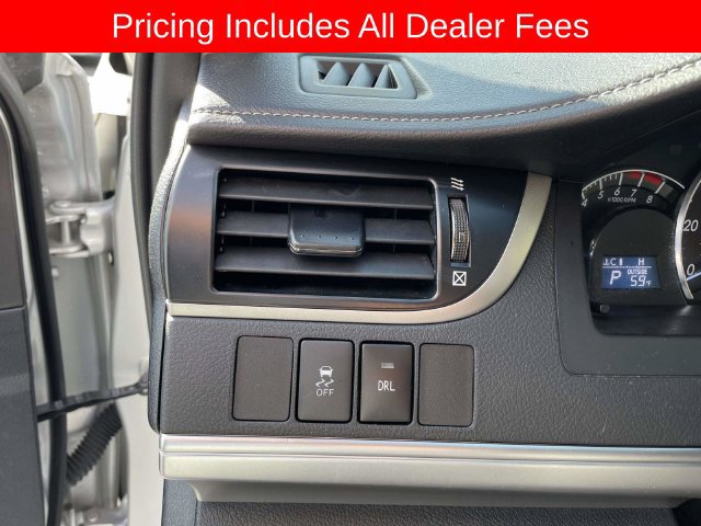 Used 2014 Toyota Camry SE w/ Moonroof Package FWD image 22