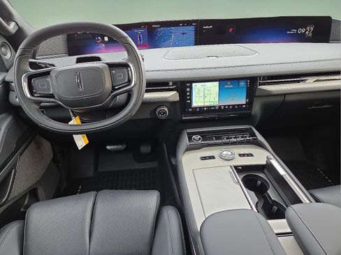 New 2025 Lincoln Navigator Reserve w/ Jet Appearance Package image 11