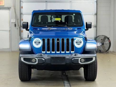 Used 2020 Jeep Gladiator Overland AWD/4WD image 2