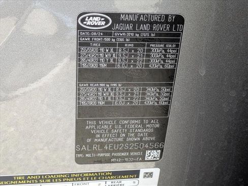 Used 2025 Land Rover Discovery Dynamic SE image 27