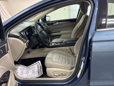 Used 2019 Ford Fusion SE FWD image 10