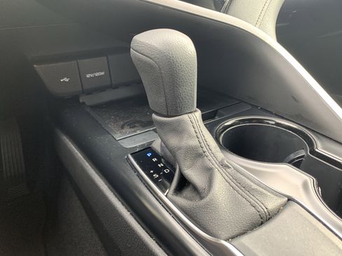 Used 2020 Toyota Camry LE image 26