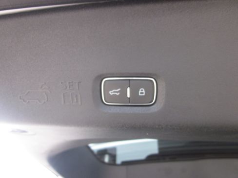 Used 2025 Ford Expedition Active RWD image 11