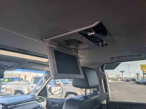 Used 2017 GMC Yukon XL SLT w/ Premium Edition image 28