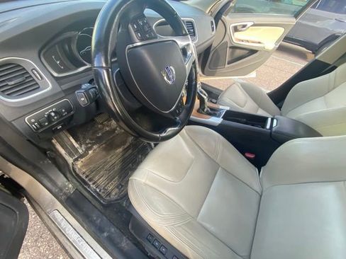 Used 2016 Volvo S60 T5 Premier w/ Climate Package AWD/4WD image 3
