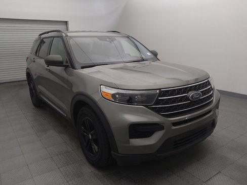 Used 2020 Ford Explorer XLT RWD image 13