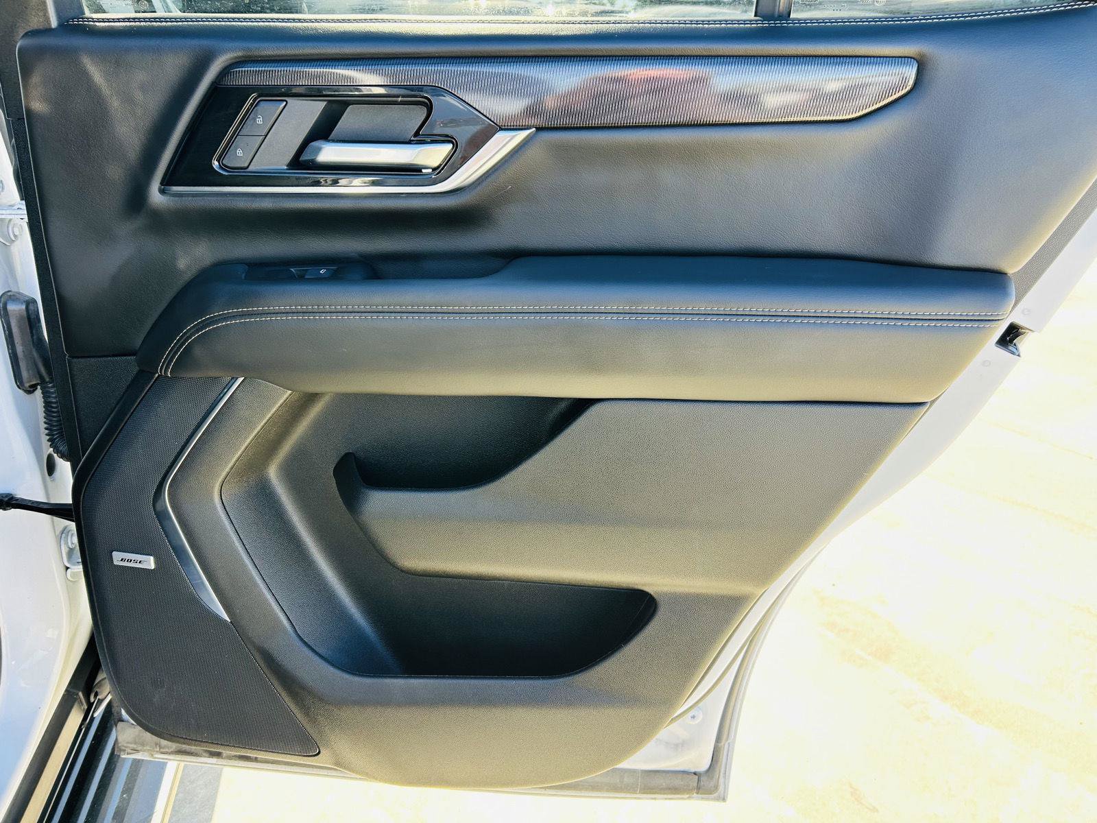 Used 2025 GMC Yukon Elevation AWD/4WD image 37