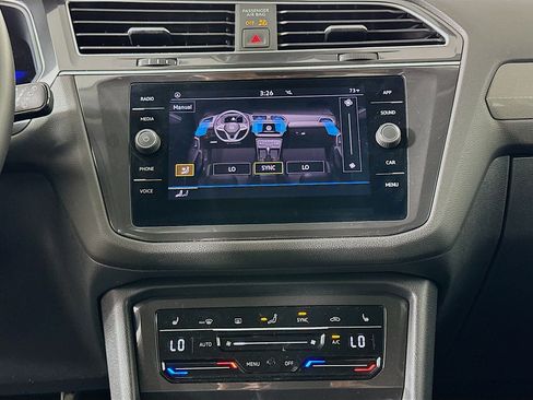 Used 2024 Volkswagen Tiguan SE image 23