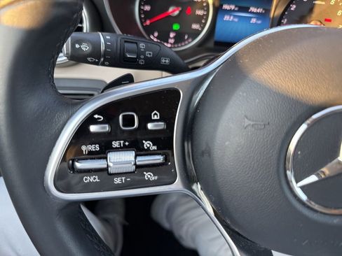 Certified 2022 Mercedes-Benz GLC 300 4MATIC w/ Premium Package Lite image 7