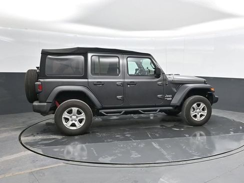 Used 2018 Jeep Wrangler Unlimited Sport S image 4