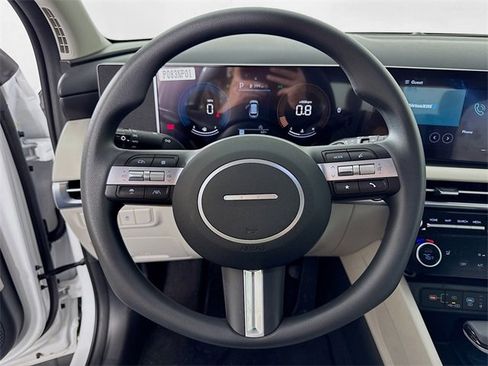 Used 2025 Hyundai Tucson SEL image 14